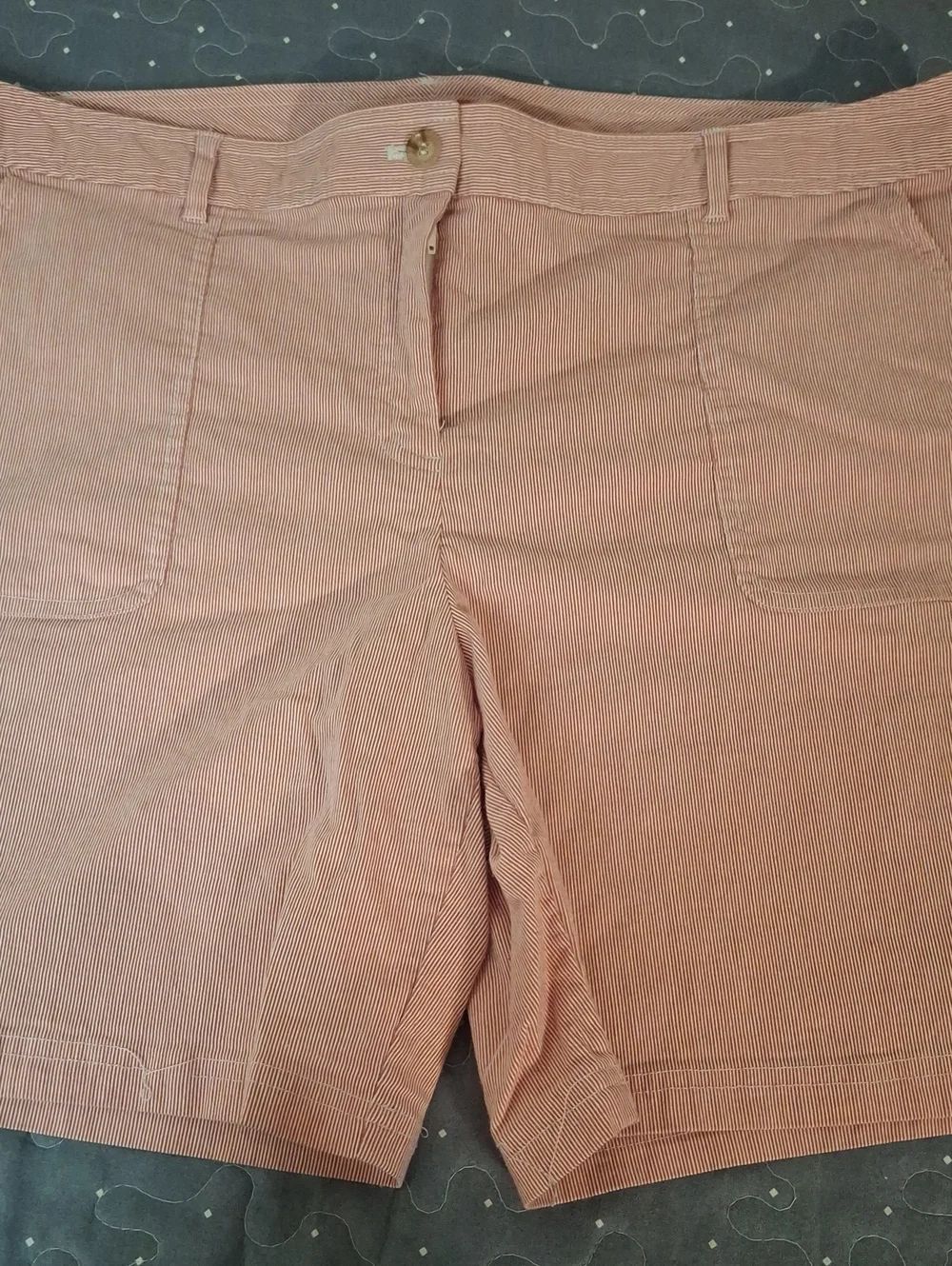 IZOD Striped Seersucker Shorts in Faded Red size 16